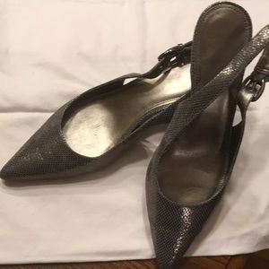 Ladies sling back shoes